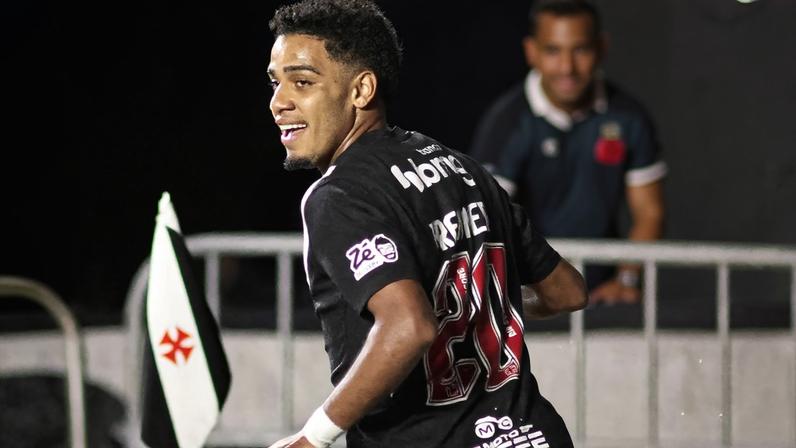 Brenner comemora o gol marcado pelo Vasco contra o Audax Italiano (Foto: Matheus Lima/Vasco)