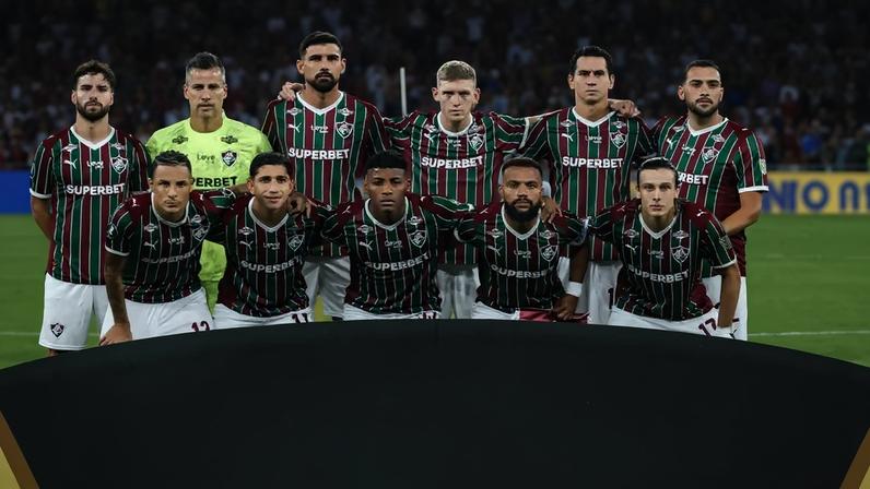 Time do Fluminense perfilado antes de enfrentar o Rivadavia (Foto: Marcelo Gonçalves/Fluminense)