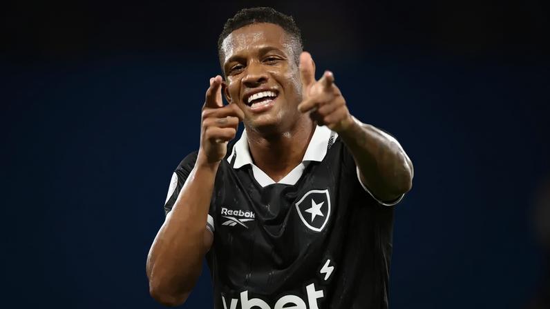 Danilo comemora gol do Botafogo contra o Racing (Foto: Vítor Silva/Botafogo)