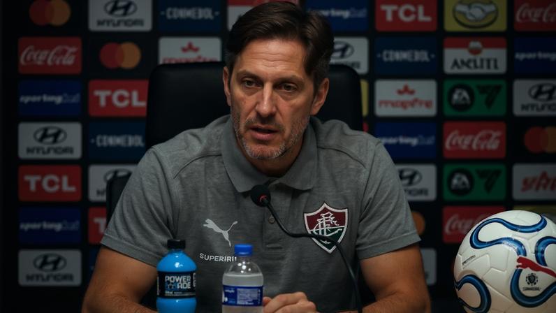 Zubeldía em coletiva pelo Fluminense na Libertadores (Foto: Marcelo Gonçalves/ Fluminense FC)