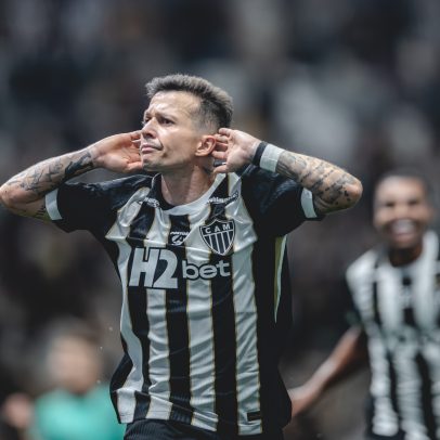 Bernard marca pelo Atlético-MG, provoca torcida e pede desculpas