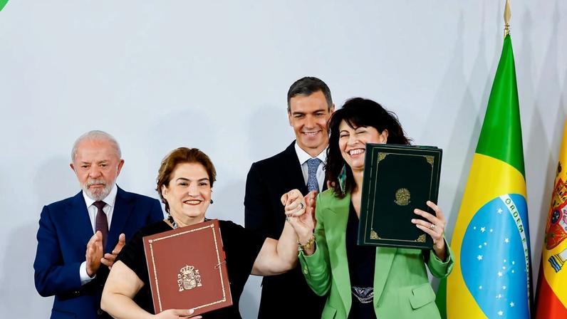 17.04.2026 – Presidente da República, Luiz Inácio Lula da Silva, durante assinatura de atos. Palácio Real de Pedralbes, Espanha. Na foto a ministra das Mulheres, Márcia Lopes. Foto: Ricardo Stuckert / PR