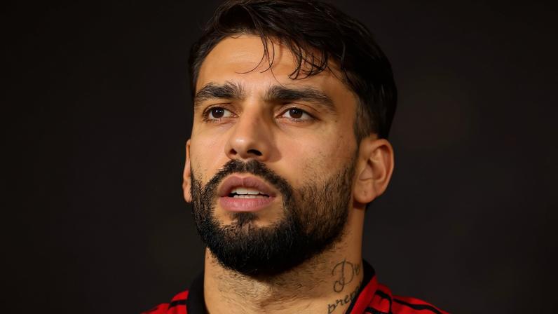 Lucas Paquetá saiu chorando de campo na vitória contra o Bahia no Maracanã (Foto: Adriano Fontes / Flamengo)