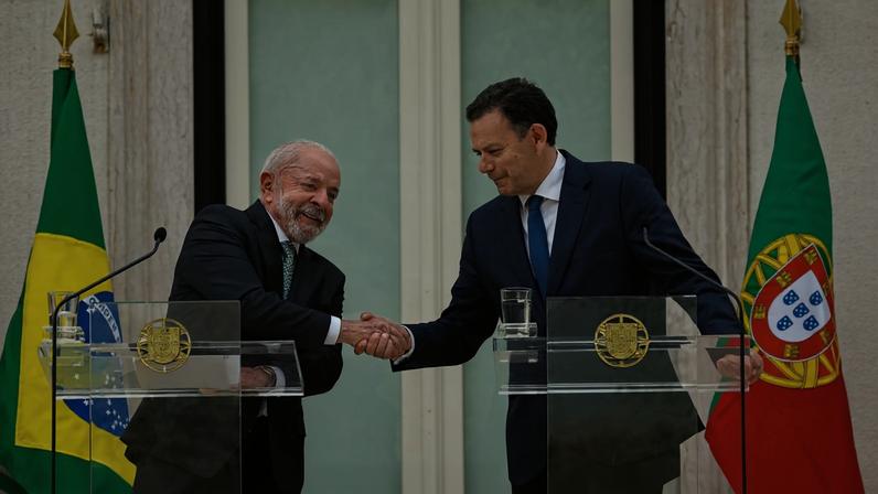 21.04.2026 – Presidente da República, Luiz Inácio Lula da Silva, durante declaração conjunta à imprensa. Jardim do Palacete de São Bento, Portugal.
