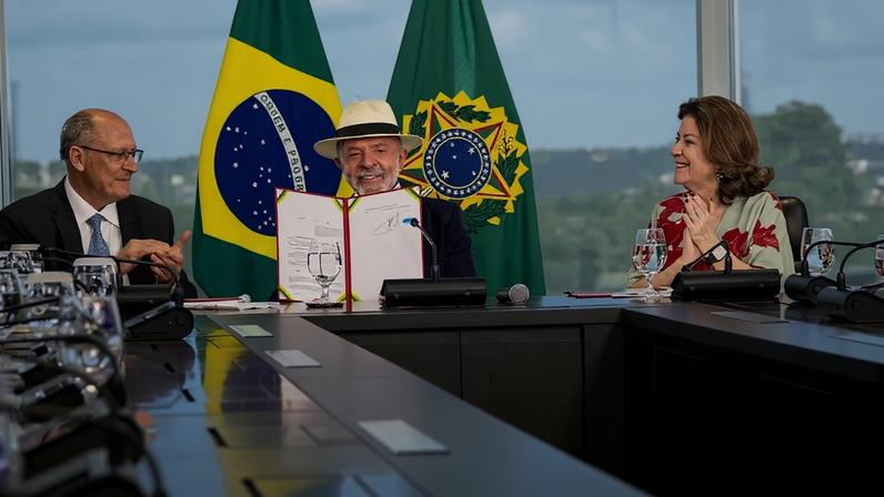 Assinatura do Decreto de Promulgação do Acordo de Comércio entre a União Europeia e o Mercosul