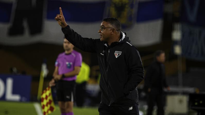 Roger Machado em Millonarios x São Paulo — Foto: Rubens Chiri/saopaulofc
