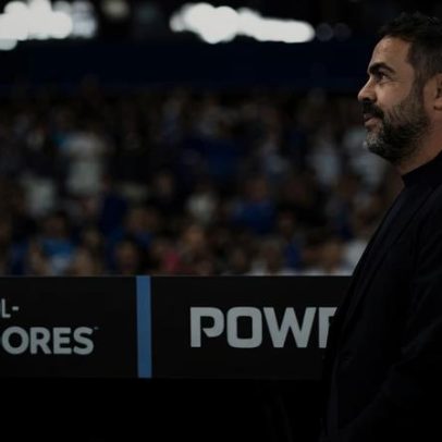 Cruzeiro fecha mês com Artur Jorge em posição de G4 e estatísticas