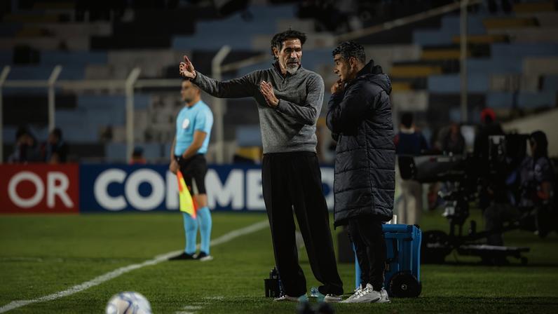 Eduardo Domínguez em Cienciano x Atlético-MG — Foto: Pedro Souza / Atlético