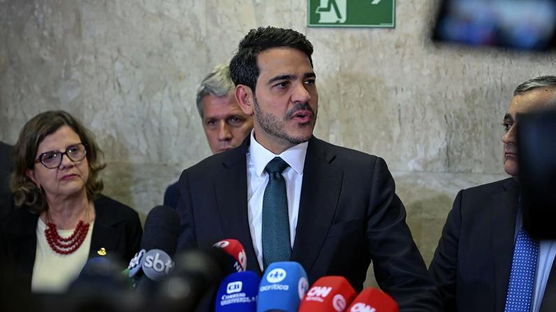 Jorge Messias concede entrevista após Senado Federal rejeitar a sua indicação para a vaga de ministro do Supremo Tribunal Federal (MSF 7/2026). Foram 42 votos contrários e 34 favoráveis. Foto: Ton Molina/Agência Senado