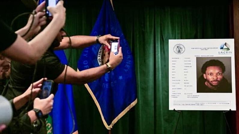 Cantor D4VD é indiciado pela morte de garota de 14 anos encontrada em carro