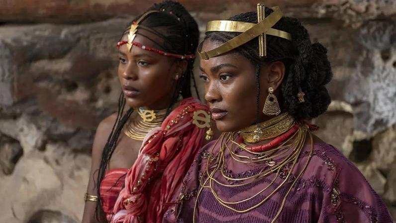 Alika (Duda Santos) e Niara (Erika Januza) em “A Nobreza do Amor (