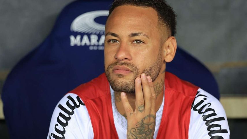 Cuca decide após maratona de jogos; Neymar pode atuar contra o Bahia