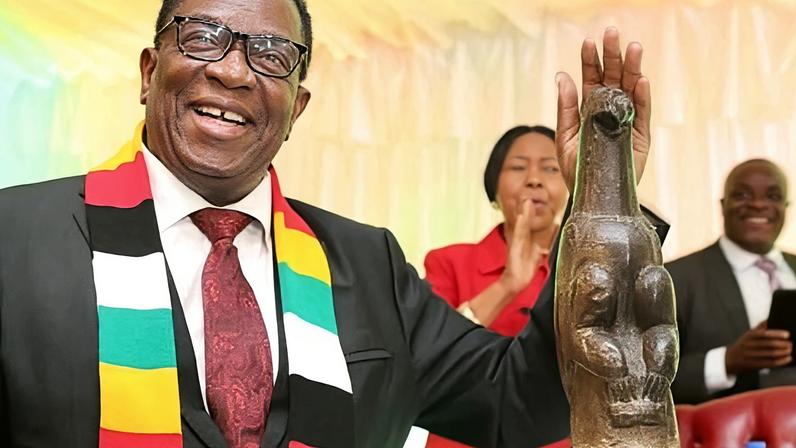 Pássaros de pedra icônicos do Zimbabwe retornam ao país após saque colonial