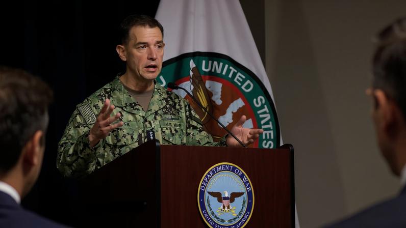 O almirante Brad Cooper, chefe do Comando Central dos EUA. (Foto: CRISTOBAL HERRERA-ULASHKEVICH/EFE/EPA)