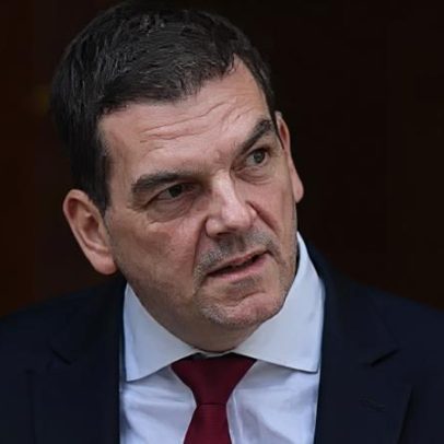 Funcionário sênior do Foreign Office deixa o cargo após controvérsia com triagem