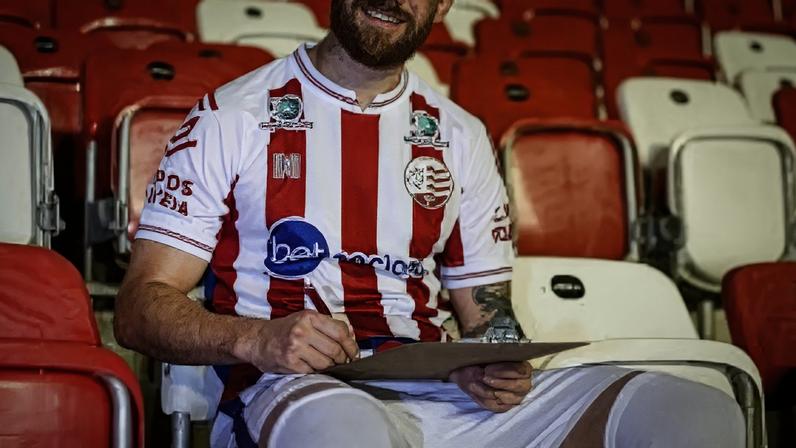 Souza, ídolo do Náutico, anuncia aposentadoria do futebol.