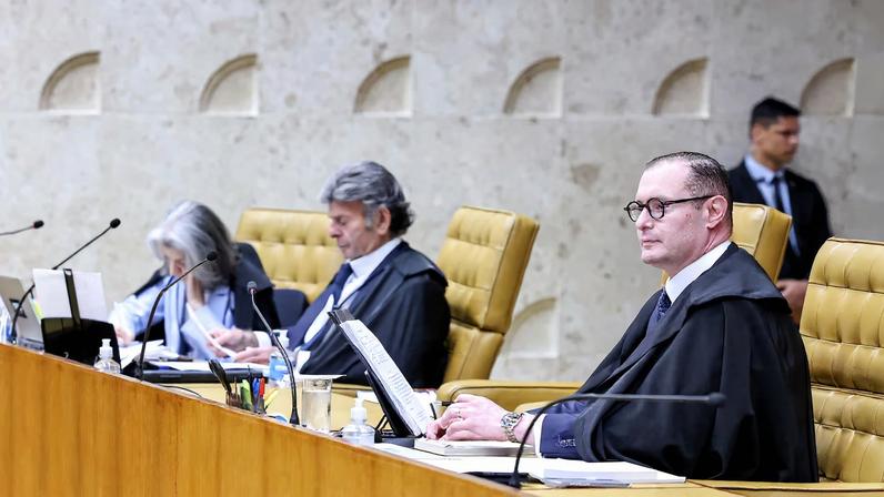 Zanin votou a favor de eleição direta, enquanto Fux defende eleição indireta
