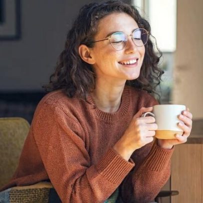 Cinco chás ajudam a aliviar cólicas e desconfortos menstruais