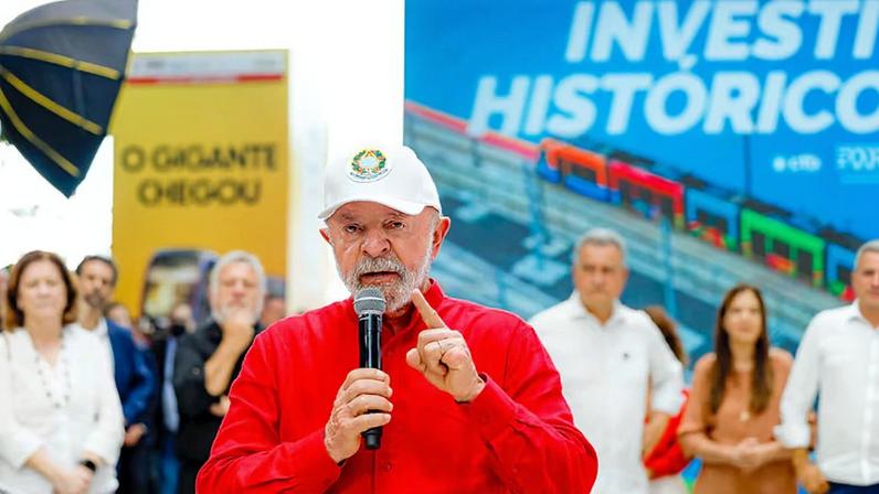 Lula criticou leilão de gás feito pela Petrobras e disse que população não pode pagar preço