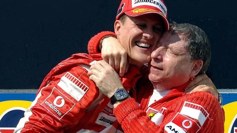 Jean Todt abraça Schumacher em GP de San Marino, em 2006 (Foto: Reprodução)