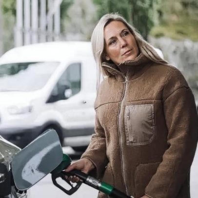 O que está acontecendo com os preços de gasolina e diesel no Reino Unido