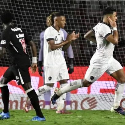 Botafogo vence Vasco de virada e confirma recuperação