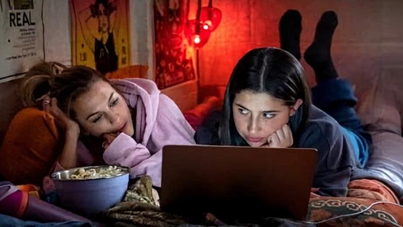 Chloe East and Sadie Sandler in Roommates.