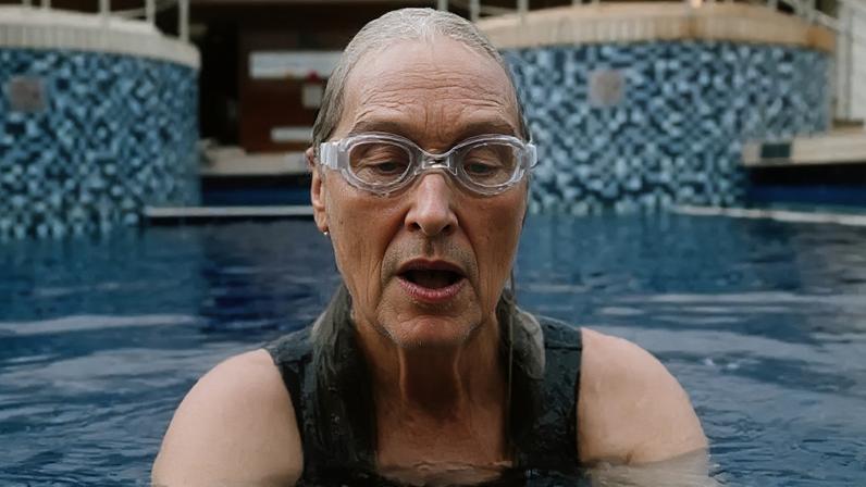 O segredo da longevidade de Meryl Streep: aos 76 anos, atriz de 'O Diabo Veste Prada' é apaixonada por natação: 'Tento nadar uma milha todos os dias'.