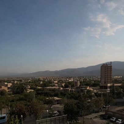 Irã mostra contrastes extremos entre regiões desérticas e montanhosas