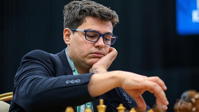 Yagiz Erdogmus, 14, atinge 2700 no xadrez e mira 2800