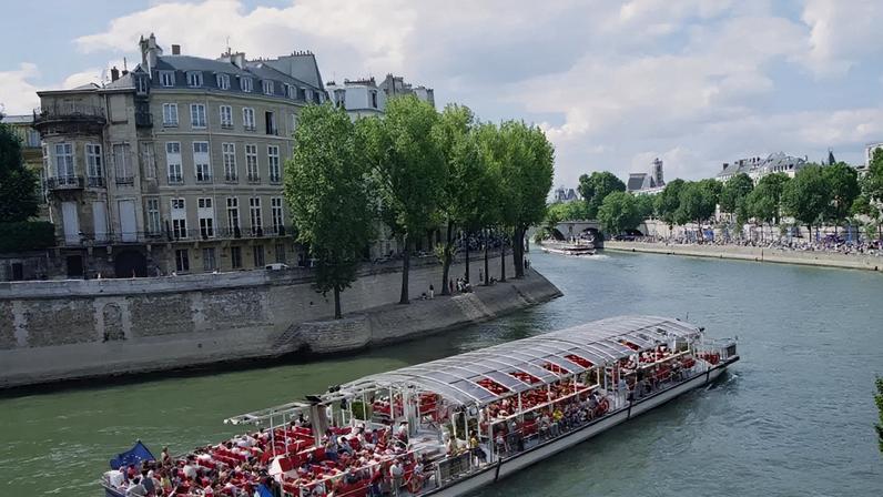 Diversas embarcações mostram importância estratégica e econômica