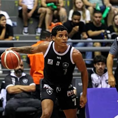 Flamengo vence clássico; Matheusinho faz 50 pontos pelo Botafogo