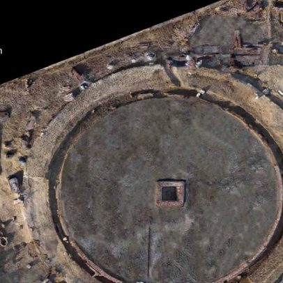 Ruínas de templo circular de água único são encontradas no Egito
