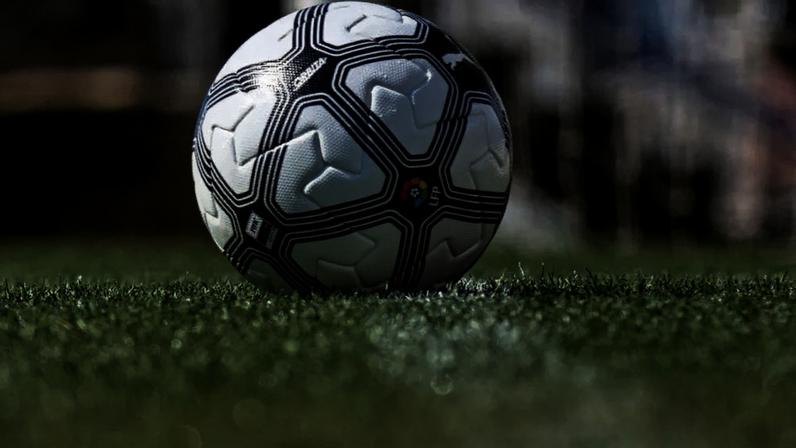 Goleiro europeu agride rival e pode pegar gancho pesado na Espanha