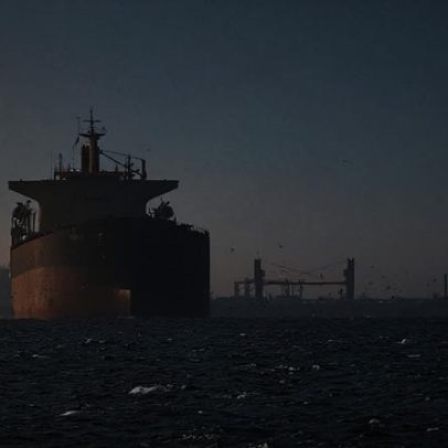 Irã reabre Estreito de Ormuz; Trump afirma ter proibido Israel bombardear Líbano