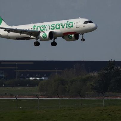 Ministro espanhol alerta que guerra pode elevar preços de passagens aéreas