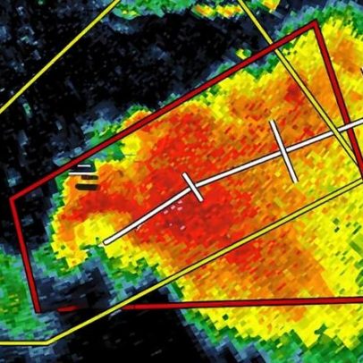Tornado atinge cidade em Oklahoma e deixa feridos