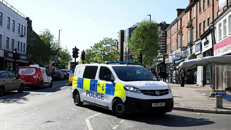 Ameaça terrorista no Reino Unido sobe para severo após ataque em Golders Green