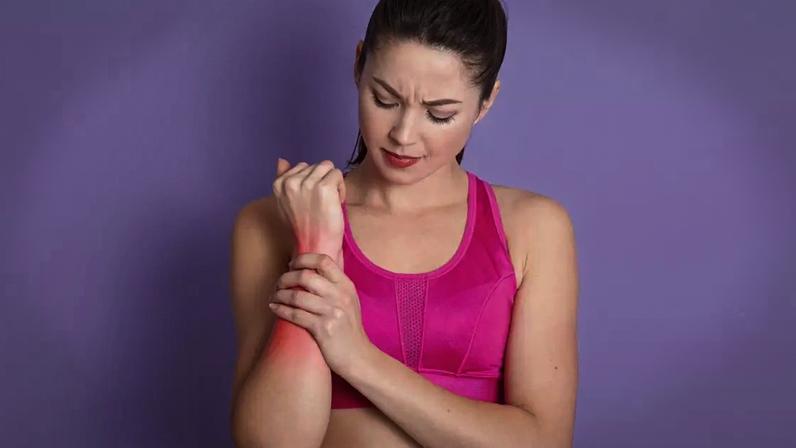 Entenda se é possível treinar com tendinite