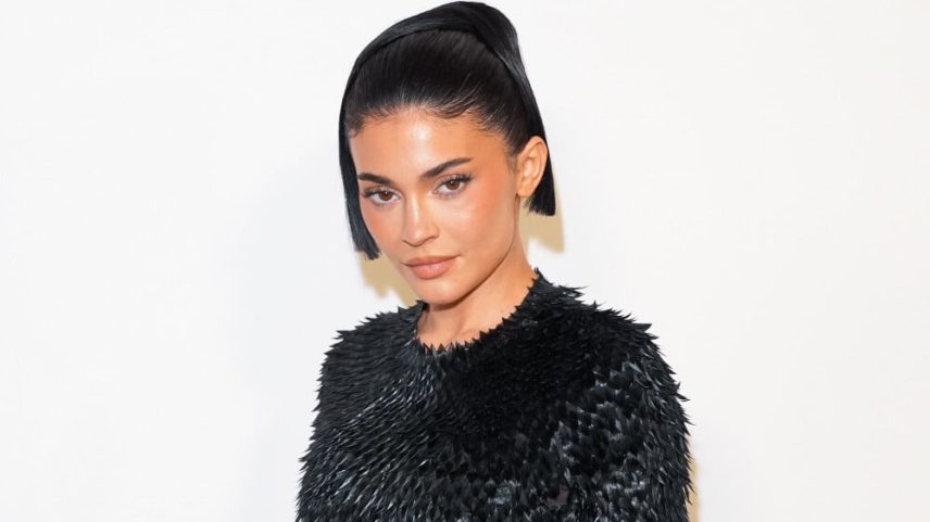 Kylie Jenner citada em ação de ex-funcionária por assédio e violação trabalhista
