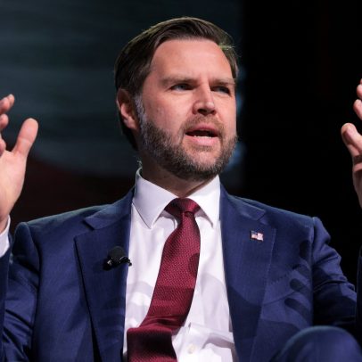 Trump busca acordo com Irã e prosperidade do povo iraniano, diz vice dos EUA