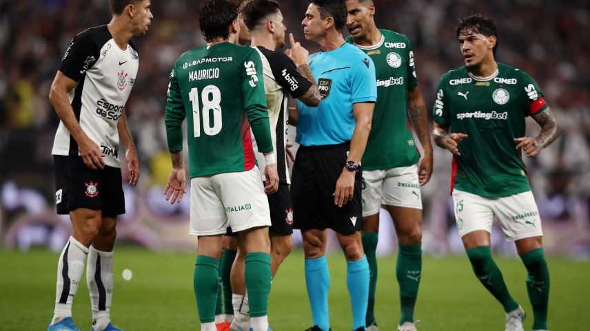 Flávio Rodrigues de Souza apitou Corinthians e Palmeiras na Neo Química Arena