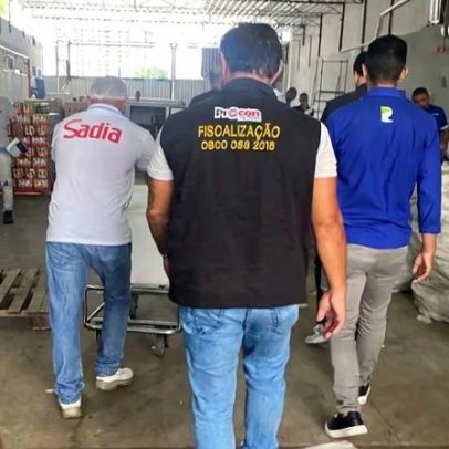 Procon-JP apreende 56 kg de frango sem data em supermercado no Aeroclube