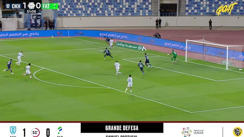 Al Akhdoud vence Al Fateh por 1 a 0, defesa essencial de Samuel Portugal
