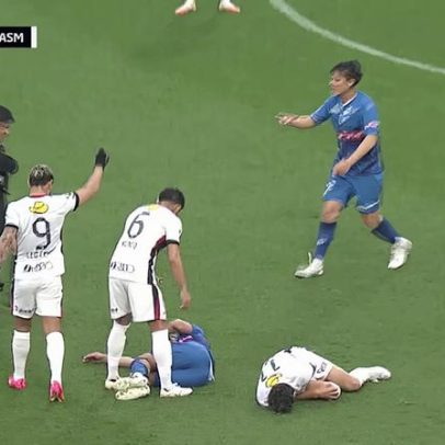 Kashima Antlers vence Mito Hollyhock por 1 a 0 após expulsão de Danilo