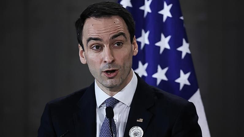 Memorando da Casa Branca afirma roubo em massa de IA por empresas chinesas