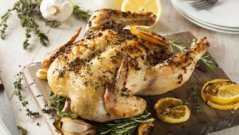 7 receitas práticas com frango para a Páscoa: opções rápidas