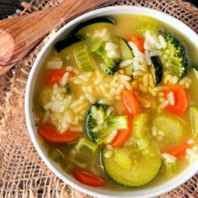 7 sopas detox e práticas para começar a segunda-feira