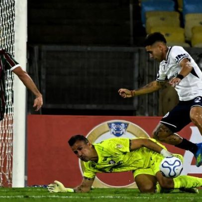 Elogios e vaias marcam espiral de problemas do Fluminense em 11 dias