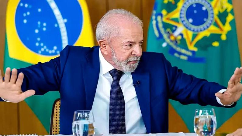 Presidente Lula durante entrevista